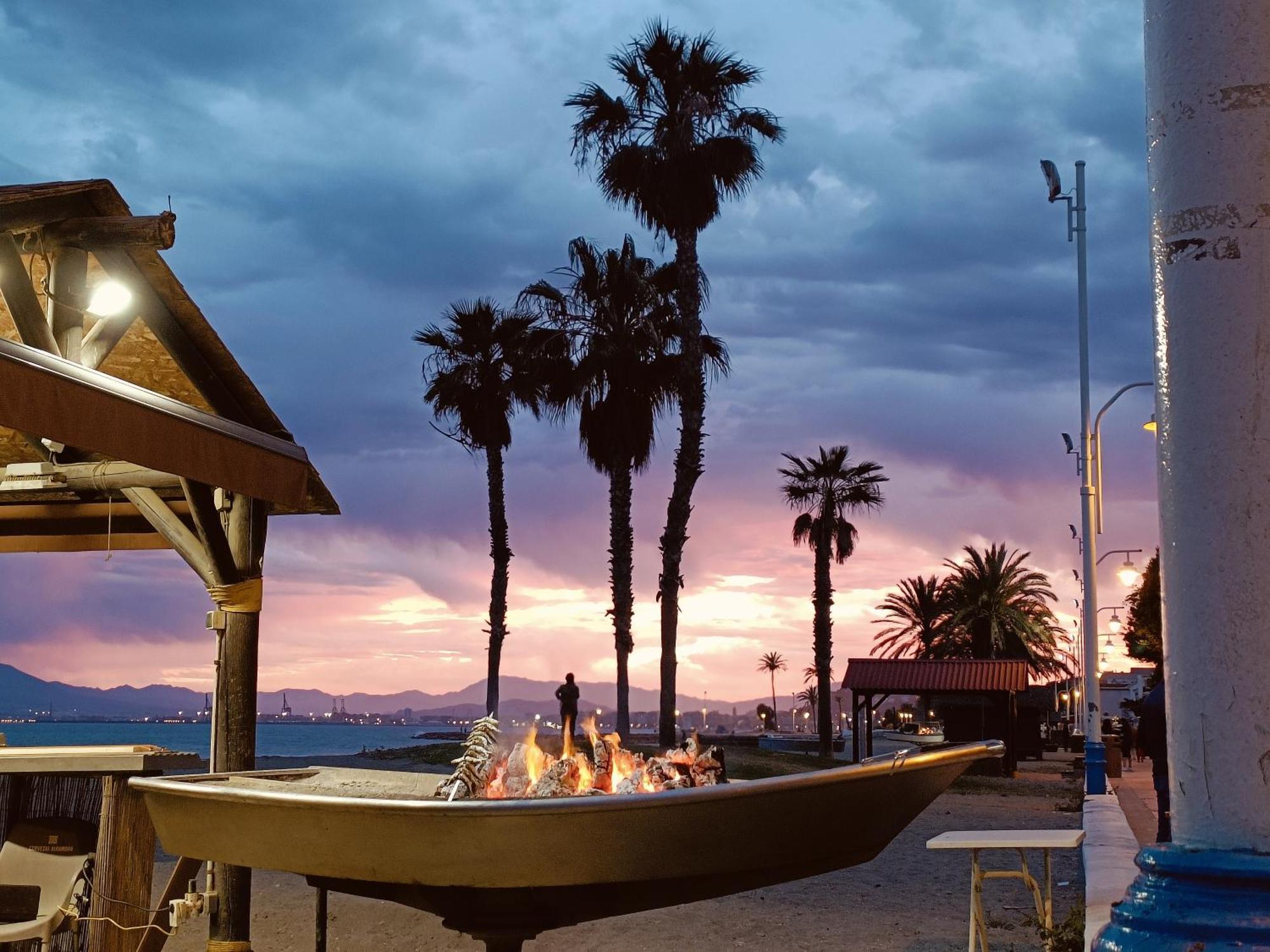 Playa 45, First Line Beach House Малага Екстериор снимка
