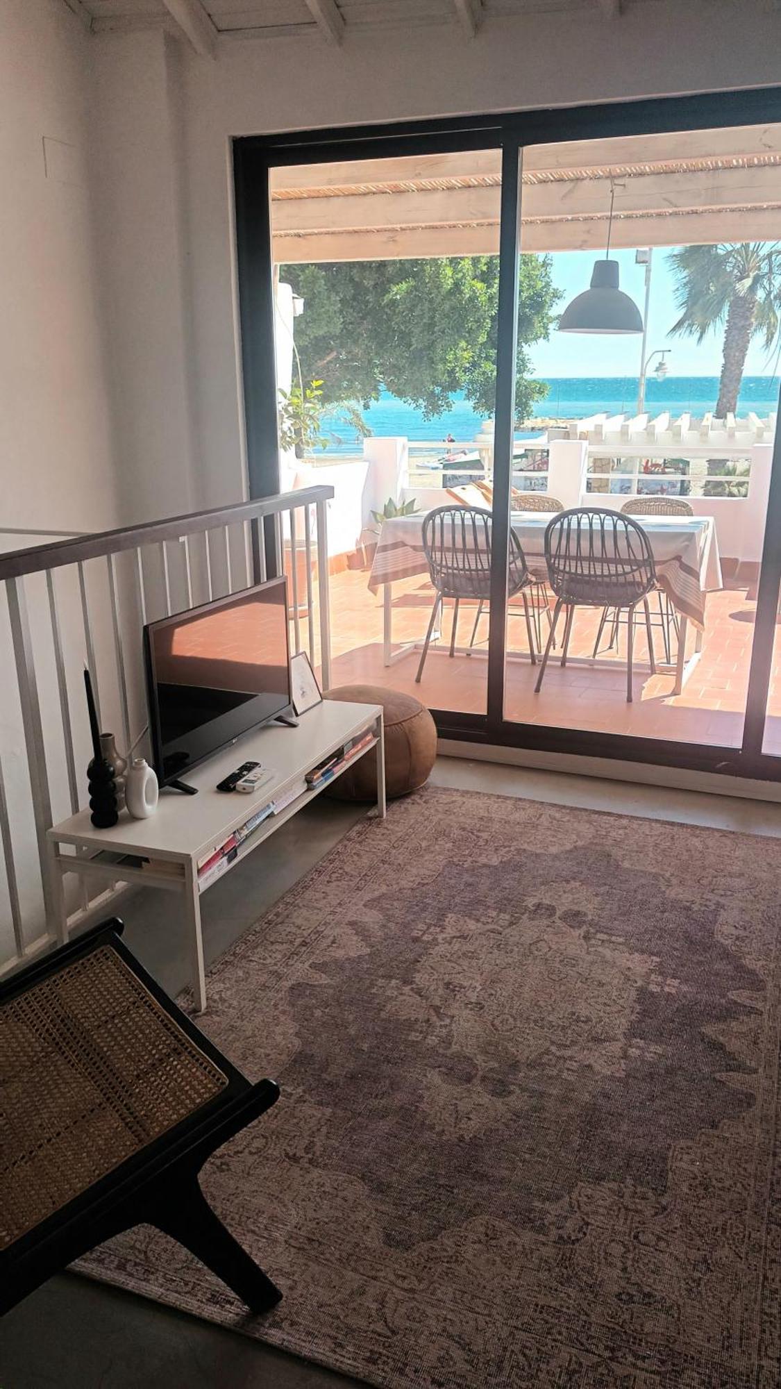 Playa 45, First Line Beach House Малага Екстериор снимка