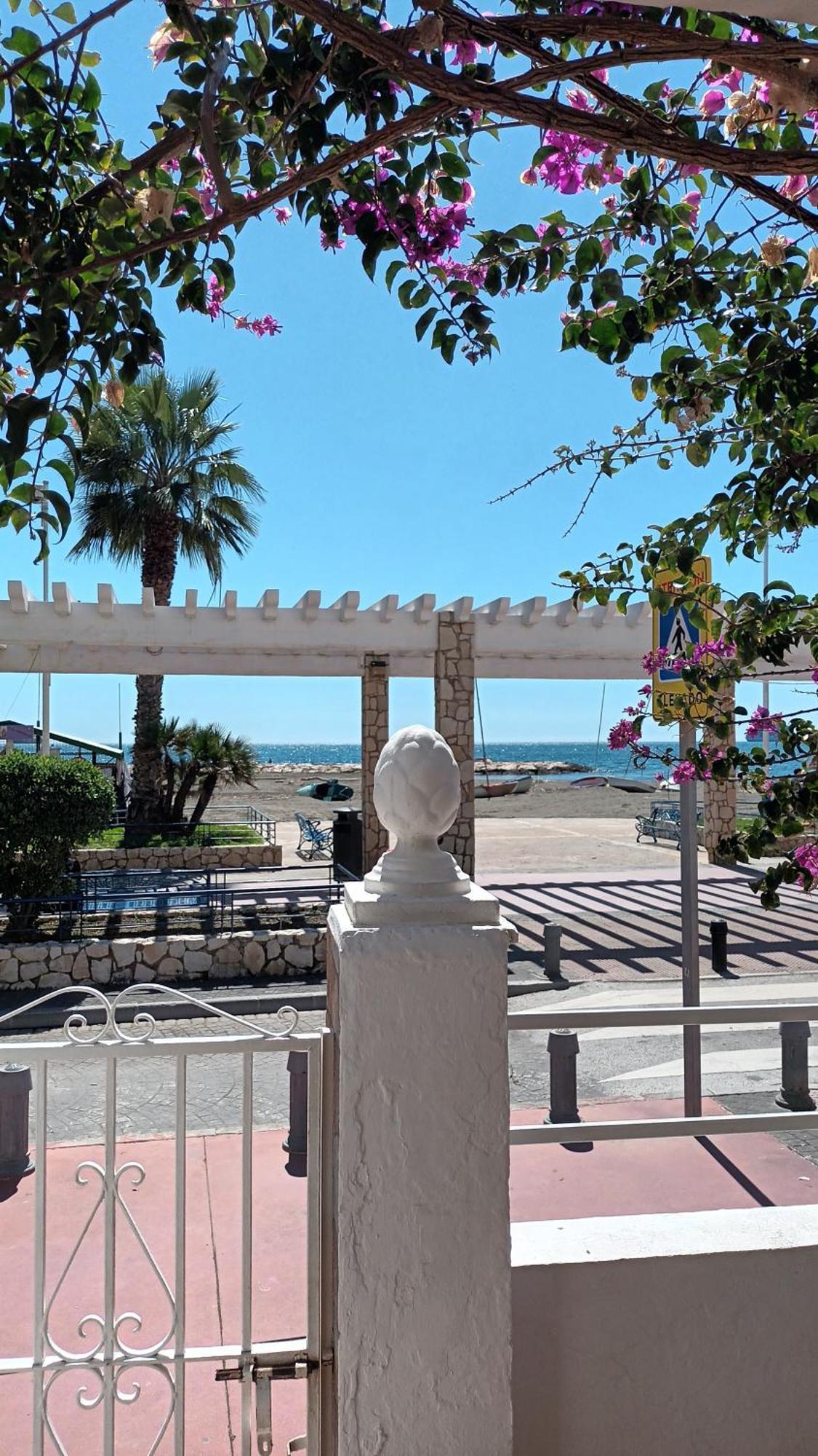 Playa 45, First Line Beach House Малага Екстериор снимка